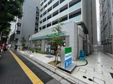 【東京都/文京区後楽】ラ・トゥール飯田橋 ファミリーマート飯田橋駅北店（現地より約210m）：