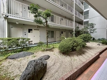 【東京都/新宿区筑土八幡町】神楽坂ハウス 敷地内
