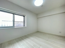 【東京都/新宿区市谷薬王寺町】市ヶ谷ハウス 洋室：約5.7帖