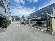 【東京都/新宿区箪笥町】ルネ神楽坂 駐車場