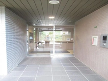 【大阪府/豊中市新千里東町】ローレルコート新千里東町あかしやの丘 I番館 エントランス