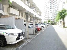 【大阪府/豊中市東泉丘】緑地公園グリーンハイツ 2号棟 駐車場