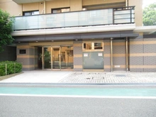 【大阪府/池田市城山町】ユニハイムエクシア池田城山 エントランス