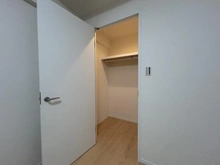 【大阪府/豊中市岡町南】ネバーランド豊中岡町 収納：ウォークインクローゼット
