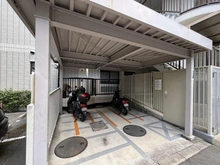 【大阪府/池田市城山町】インペリアル池田城山町 駐輪場