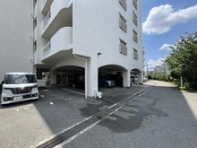 【大阪府/箕面市桜井】パレス箕面 駐車場