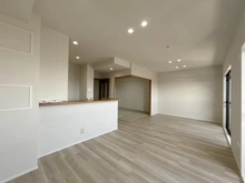 【大阪府/池田市井口堂】コンドミニアム石橋駅前 リビング・ダイニング