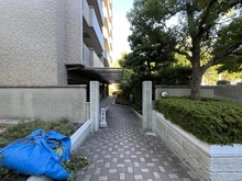 【大阪府/豊中市東泉丘】ジオ緑地公園 一番館 アプローチ