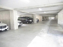 【大阪府/豊中市新千里東町】グランドメゾン千里中央東丘IV番館 駐車場