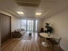 【大阪府/豊中市新千里東町】ザ・千里レジデンス リビング：※家具・調度品は販売価格に含まれておりません