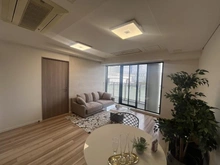 【大阪府/豊中市新千里東町】ザ・千里レジデンス リビング：※家具・調度品は販売価格に含まれておりません