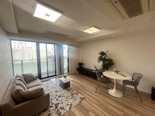 【大阪府/豊中市新千里東町】ザ・千里レジデンス リビング：※家具・調度品は販売価格に含まれておりません