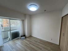 【大阪府/豊中市西緑丘】緑丘コータース 洋室