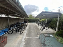 【大阪府/豊中市西緑丘】緑丘コータース 駐輪場