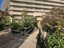 【大阪府/大阪市淀川区加島】リバーガーデンかしま アプローチ