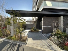 【大阪府/豊中市上野西】グランカサーレ豊中ヒルズコート アプローチ