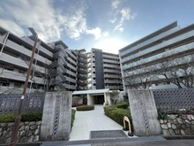 【大阪府/豊中市新千里南町】エスリード千里桃山台 外観