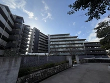 【大阪府/豊中市新千里南町】エスリード千里桃山台 外観