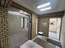 【大阪府/大阪市淀川区木川東】コスモハイツ新大阪弐番館  エレベーターホール