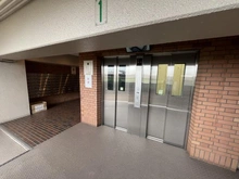 【大阪府/大阪市淀川区東三国】ユニライフ北大阪 弐号棟 エレベーター