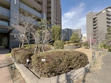 【大阪府/大阪市淀川区新高】リーザス大阪 敷地内