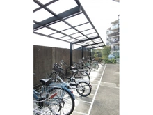 【大阪府/豊中市東豊中町】ロイヤルハイツ千里中央 駐輪場