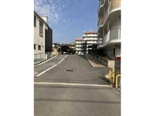 【大阪府/豊中市西緑丘】豊中緑ヶ丘サンハイツ D棟 駐車場