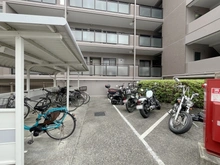 【大阪府/豊中市春日町】豊中春日町パークハウス 駐輪場