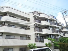 【大阪府/池田市城山町】インペリアル池田城山町 外観