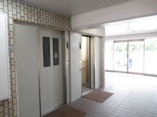 【大阪府/豊中市新千里南町】桃山台レックスマンション 共用部：※1階エレベーターホール