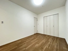 【大阪府/豊中市新千里東町】新千里桜ヶ丘メゾンシティ 六番館 洋室