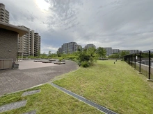 【大阪府/豊中市新千里東町】新千里桜ヶ丘メゾンシティ 六番館 敷地内
