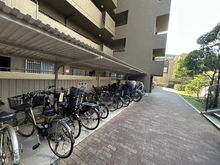 【大阪府/豊中市上新田】千里中央パーク・ヒルズ D棟 駐輪場