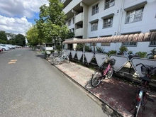 【東京都/西東京市西原町】西原グリーンハイツ 4号棟 駐輪場