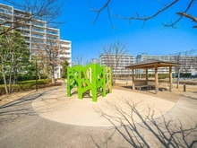 【東京都/西東京市ひばりが丘】シティテラスひばりが丘テラス D棟 シティテラス前広場（現地より約10m）