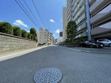 【東京都/東久留米市東本町】コムーネ東久留米 前面道路