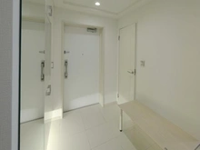 【東京都/西東京市住吉町】HIBARI TOWER 玄関：シューズインクローゼット付き