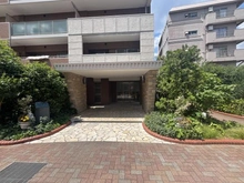 【東京都/練馬区関町北】ブロッサムコートむさし野 ブライトウイング エントランス