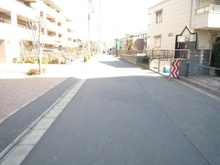 【東京都/西東京市富士町】D’レスティア東伏見 前面道路