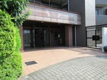 【東京都/東久留米市学園町】ライオンズガーデンひばりが丘学園町 エントランス