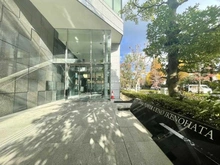 【東京都/台東区池之端】パークタワー上野池之端 エントランス：南側