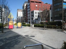 【東京都/台東区北上野】コスモ上野ロイヤルフォルム  区立北上野児童遊園（現地より約20m）