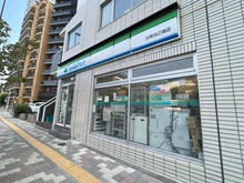 【東京都/台東区池之端】ルネッサンスタワー上野池之端 ファミリーマート台東池之端店（現地より約160m）：徒歩2分