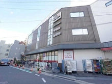 【東京都/荒川区東日暮里】アトラスブランズタワー三河島 ヒルママーケットプレイス三河島（現地より約60m）