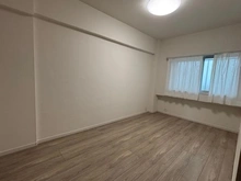 【埼玉県/北足立郡伊奈町大字小室】サンライズ伊奈 洋室