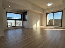 【埼玉県/さいたま市大宮区大門町】ライオンズヴィアーレ大宮 リビング・ダイニング：18.9帖のLDK