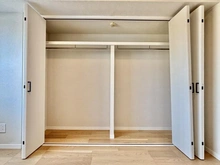 【東京都/立川市高松町】メリーコート立川 収納：6.1帖部屋クローゼット