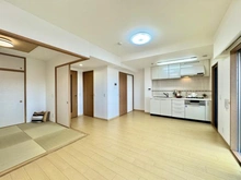 【東京都/日野市万願寺】アーバンキャッスル高幡不動 リビング・ダイニング：※家具調度品等は販売価格に含まれておりません