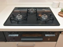 【東京都/八王子市南大沢】ライオンズマンション南大沢 キッチン：三口コンロ