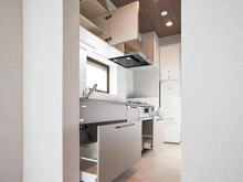 【東京都/八王子市松が谷】コープタウン松が谷 1号棟 キッチン：収納